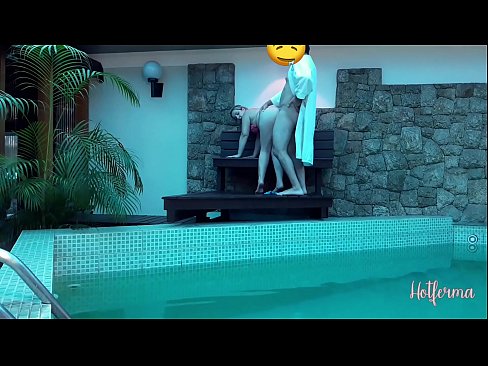 ❤️ Baas noeget faam nei it swimbad, mar koe net wjerstean in hot Porno by wy ️❤